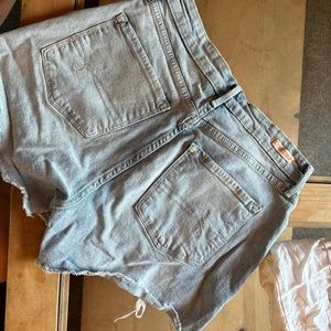 High Rise jean shorts!💙